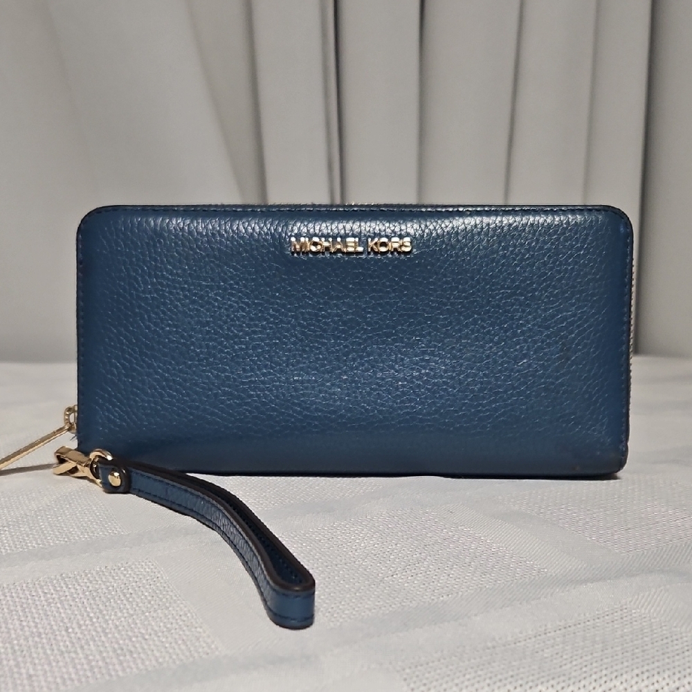 Michael Kors Leather Zip Wallet - Blue